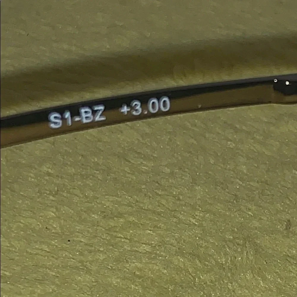 TWOEYES + 3.00 shades
